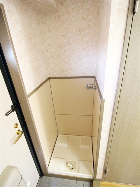 その他設備　松山市生石町　シェモア生石　室内洗濯機置場