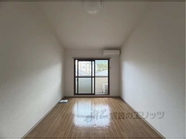 ディアコート大宅の居間写真