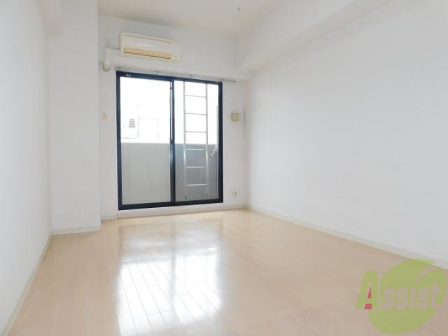 居室・リビング　日当たりの良いお部屋です