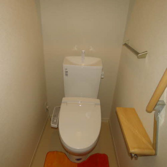 トイレ　別部屋参考写真