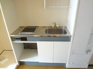 キッチン　同物件別部屋