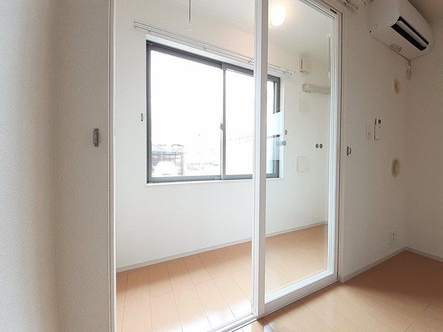 バルコニー　雨の日でも安心のサンルームです
