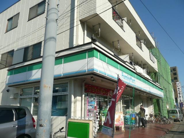 コンビニ　ファミリーマート（コンビニ）まで120m