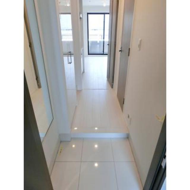 玄関　※写真は同タイプ住戸です。