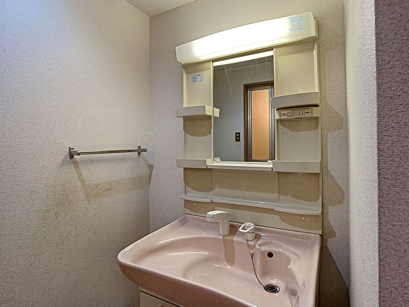 洗面設備　※写真は同物件の別部屋です