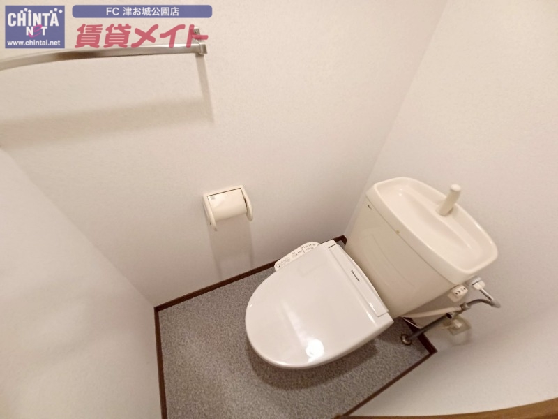 トイレ　同型参考写真