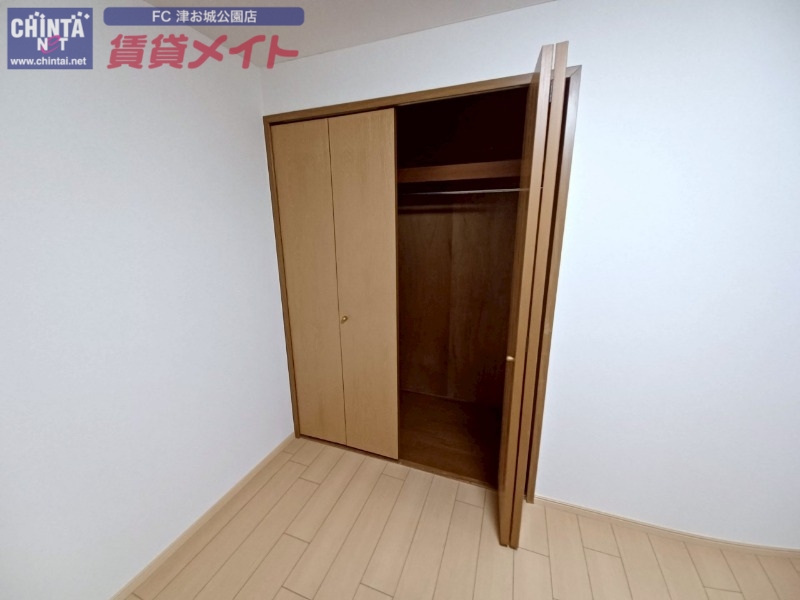 収納　同型参考写真