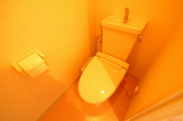 トイレ　ウォシュレット付きのトイレです♪