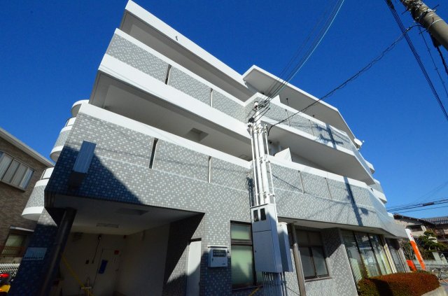 建物外観　TVモニター付きインターホン完備☆