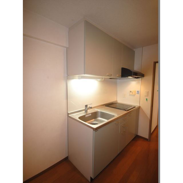 キッチン　コンパクトなキッチンで掃除もラクラク