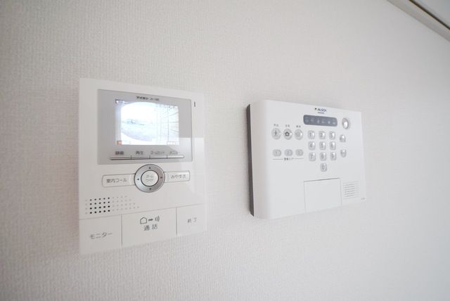 その他設備　ＴＶモニタ付きインターホンです
