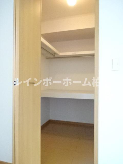 収納　ウォークインクローゼットです