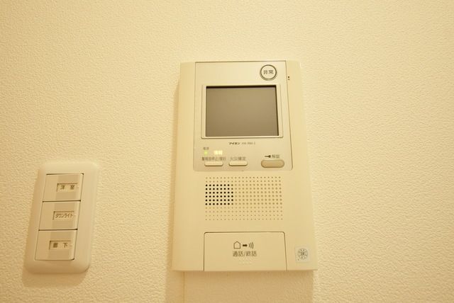 セキュリティ　★モニター付インターホンです★