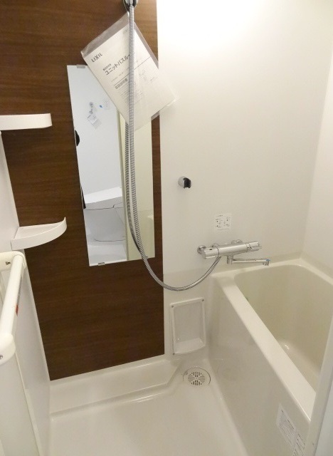 バス・シャワールーム　別部屋参考写真