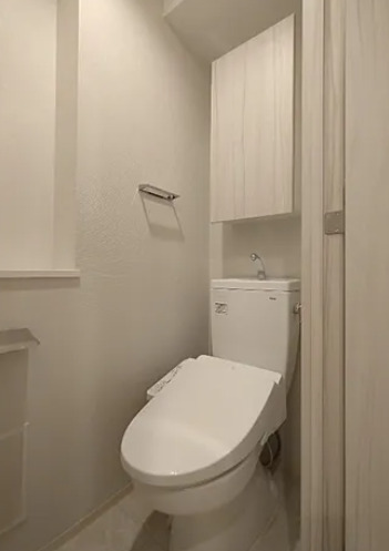 トイレ　※反転タイプのお部屋の写真を使用しています。
