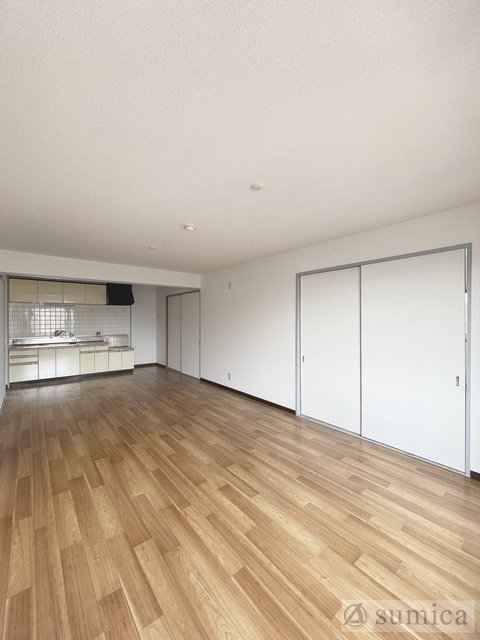 居室・リビング　最上階角部屋のお部屋♪