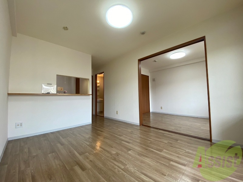 居室・リビング　広くてキレイなお部屋が広がっていて、充実した生活が送れそう。
