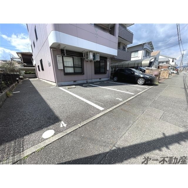 駐車場　駐車場