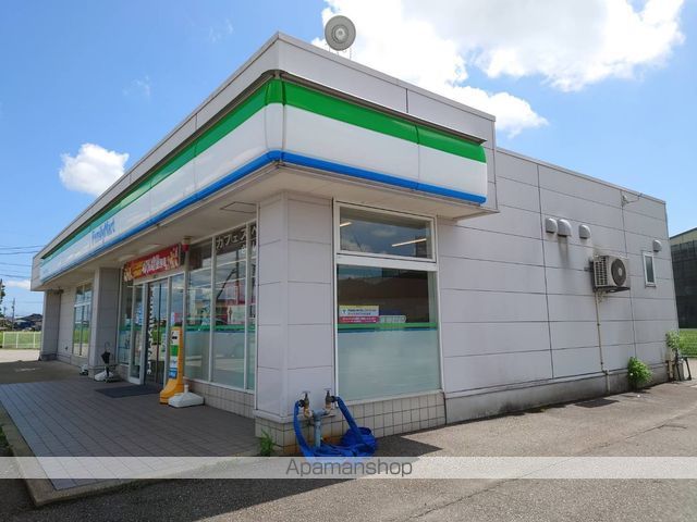 コンビニ　ファミリーマート高岡戸出市野瀬店（コンビニ）まで1369m