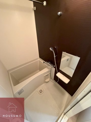 バス・シャワールーム　落ち着いた空間のお風呂です