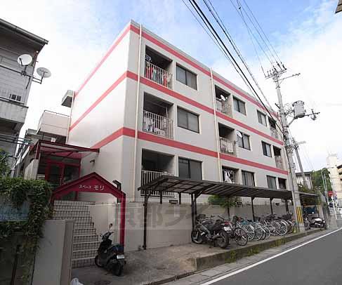 建物外観　ちょっと変わった外観です。