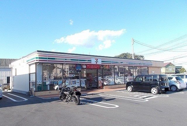 コンビニ　セブンイレブン東町５丁目店（コンビニ）まで550m