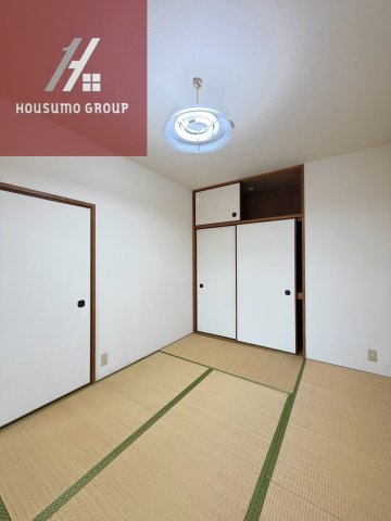 グランデュール弥生の居間写真