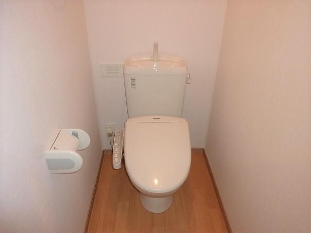 トイレ　コンパクトで使いやすいトイレです
