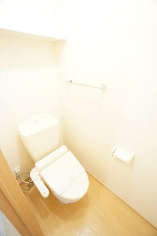 京成千原線 ちはら台駅 徒歩8分 3階建 築14年のトイレ写真