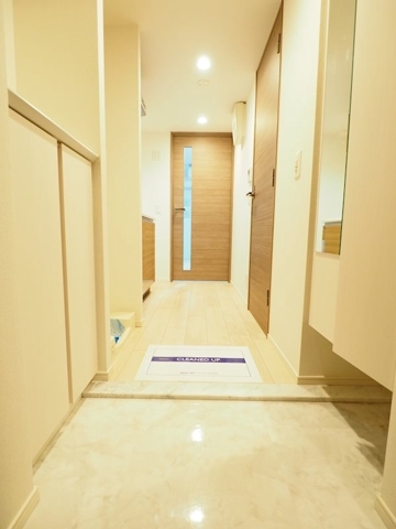レジディア西小山の玄関写真