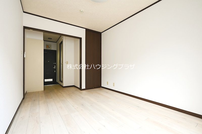 アーバントキヨの居間写真
