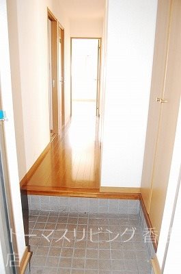 玄関　写真は別号室