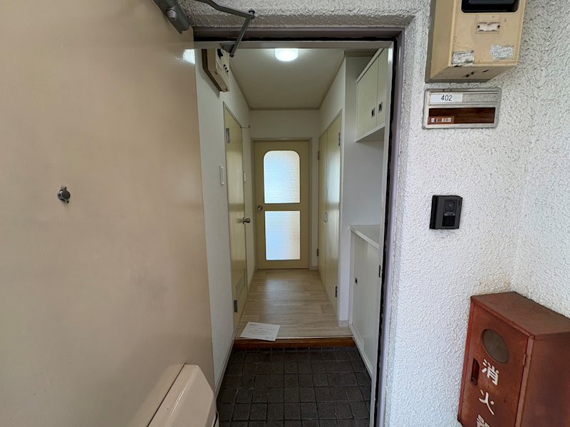 玄関　別号室の参考写真となります