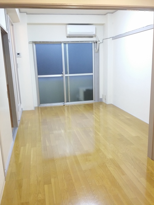 ソリューション門前仲町の居間写真