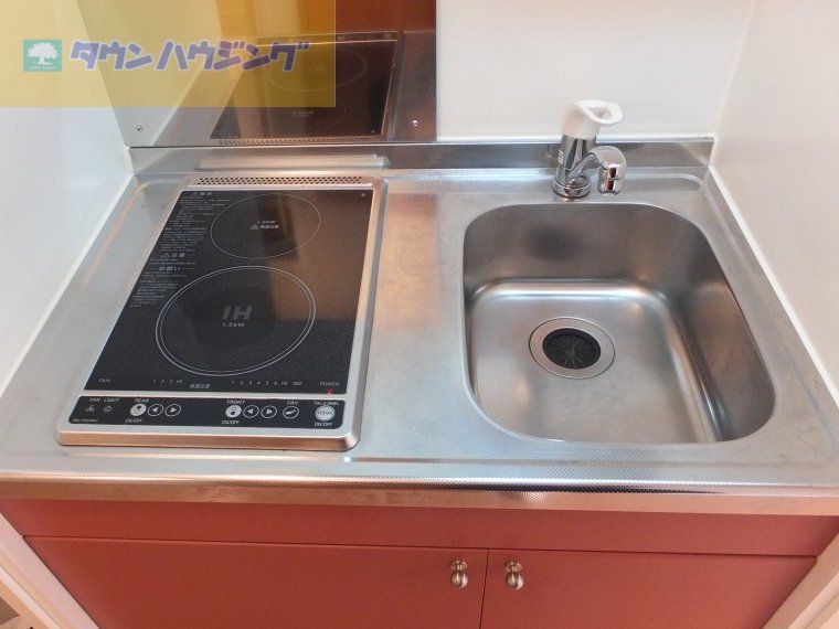 キッチン　2口電気コンロ