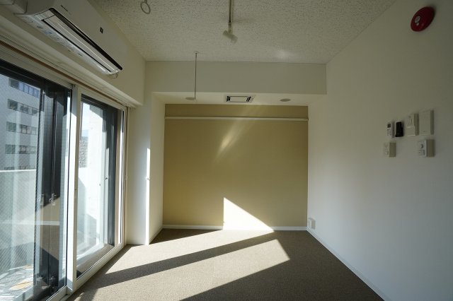 アズミュージック新宿御苑の居間写真