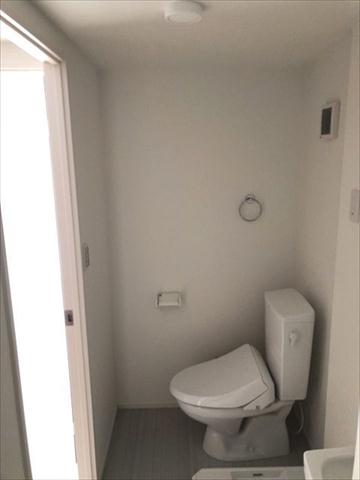 ＪＲ総武線 平井駅 徒歩10分 3階建 築7年のトイレ写真