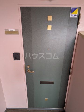 ヴィラージュK大倉山NO.1の玄関写真