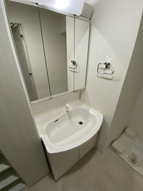 ＪＲ総武線 本八幡駅 徒歩3分 14階建 築15年の内装写真
