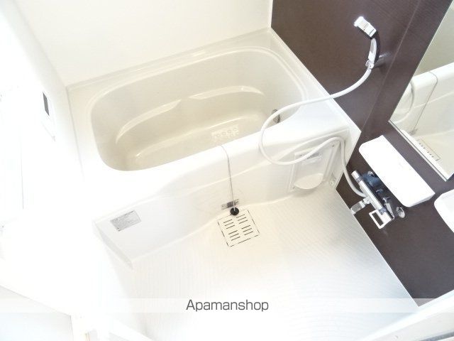 ルチェンテ Fの風呂写真