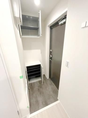 玄関　（別タイプ参考写真）アネックス　コンフォート　北区志茂2
