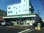 コンビニ　ファミリーマート新町店（コンビニ）まで303m