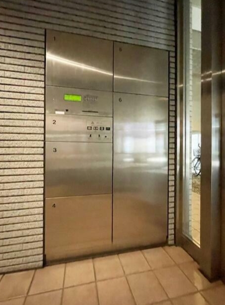 都営三田線 三田駅 徒歩7分 8階建 築22年の外観写真