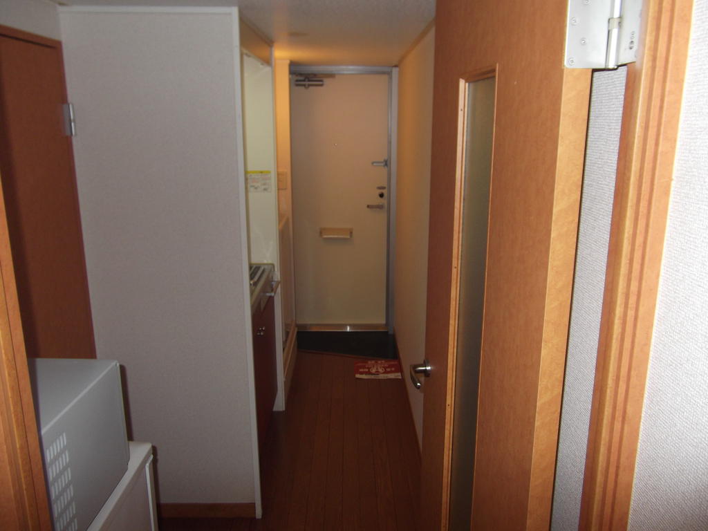レオパレス苦楽園の玄関写真