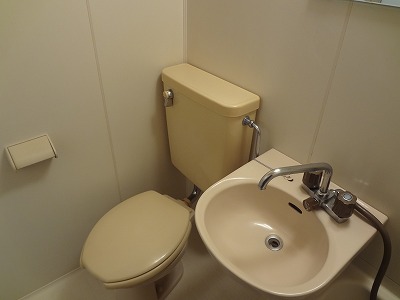 トイレ　ユニットバス内にトイレ