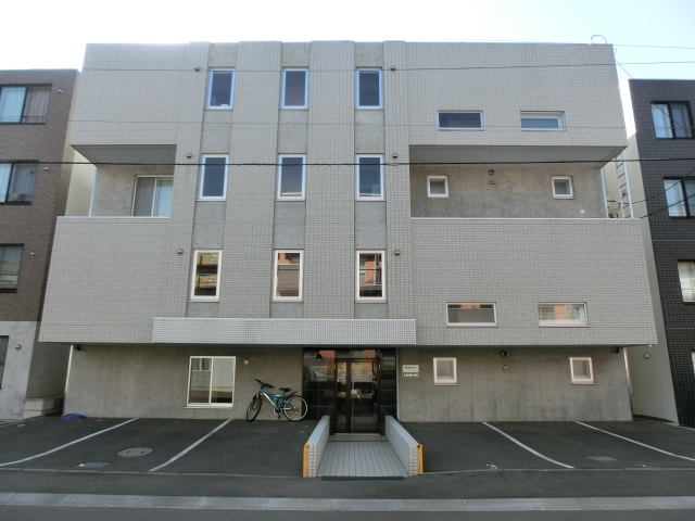 Ｙ’ｓ東札幌の建物外観