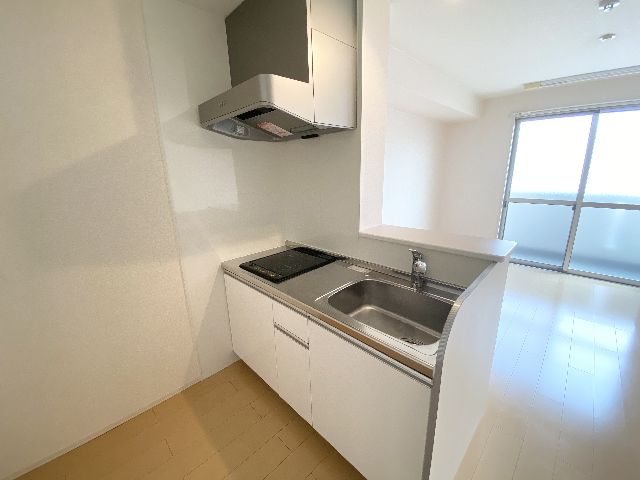 キッチン　お手入れが簡単なＩＨシステムキッチンです