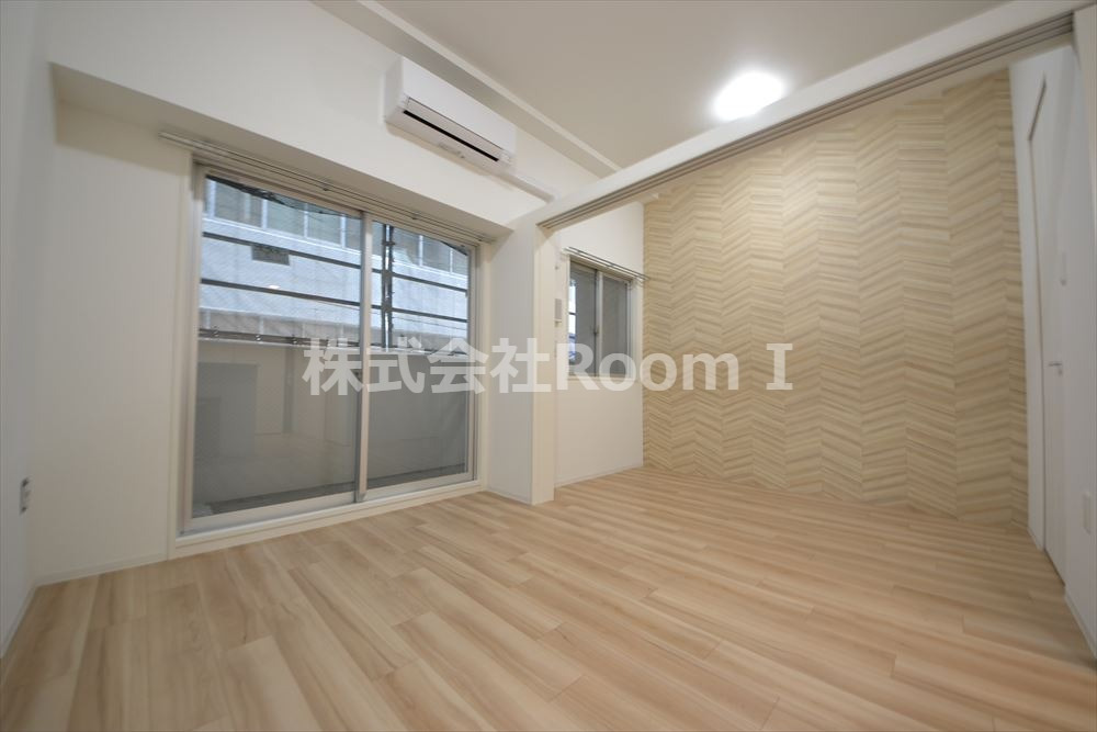 居室・リビング　こちらの居間で趣味の時間をお楽しみください