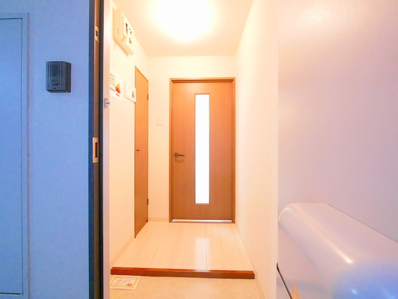 玄関　※別号室参考写真