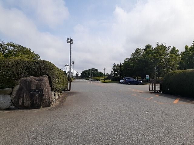 【富山市森のアパートの公園】